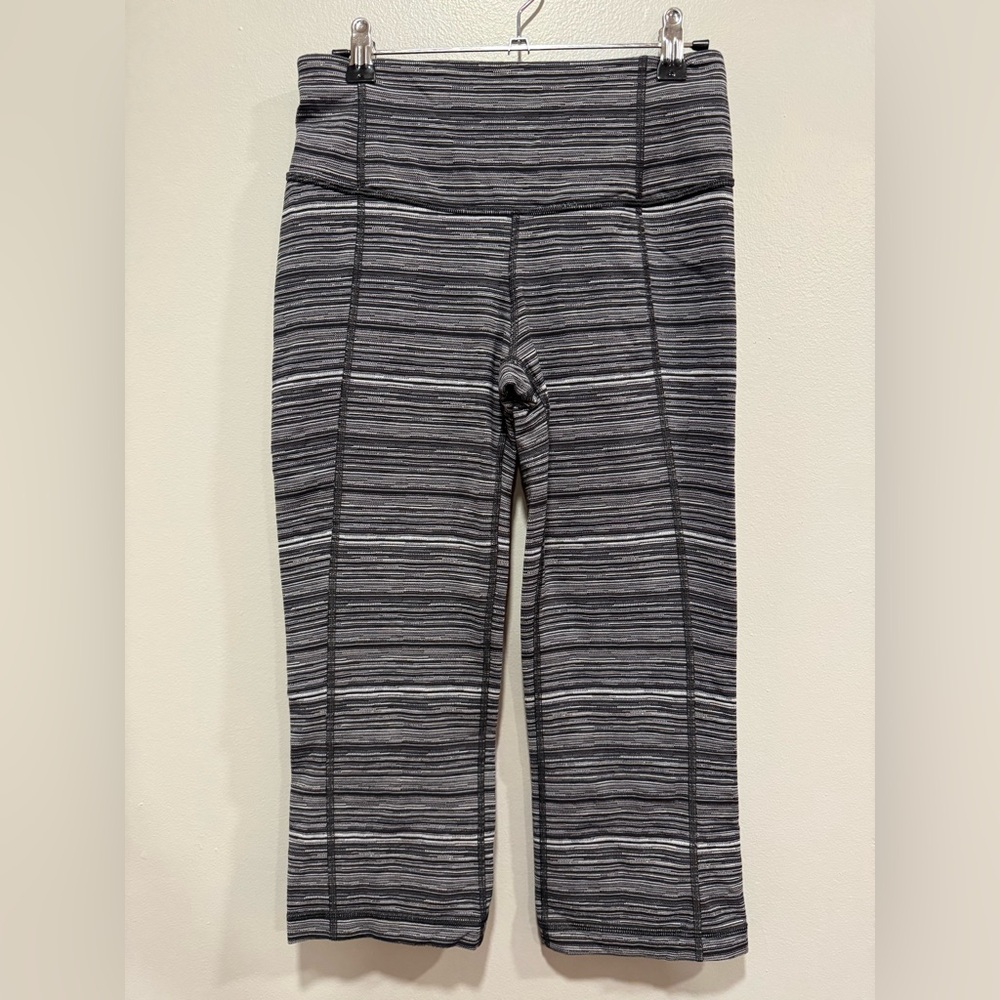 Lululemon Cropped Legging Size 6